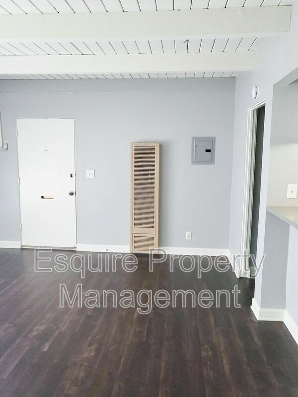 990 Ashland Ave – photo 5