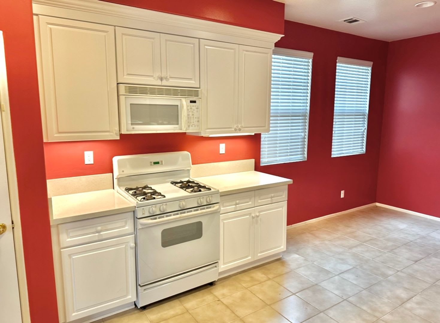 Available Now Reduced Rent Beautiful 3 Bed 3 Bath And 2 Car Garage In Lake Elsinore Minutes From The Late – photo 5