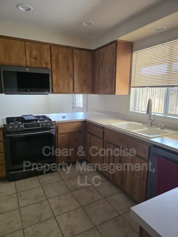 4206 Royal Avenue – photo 3
