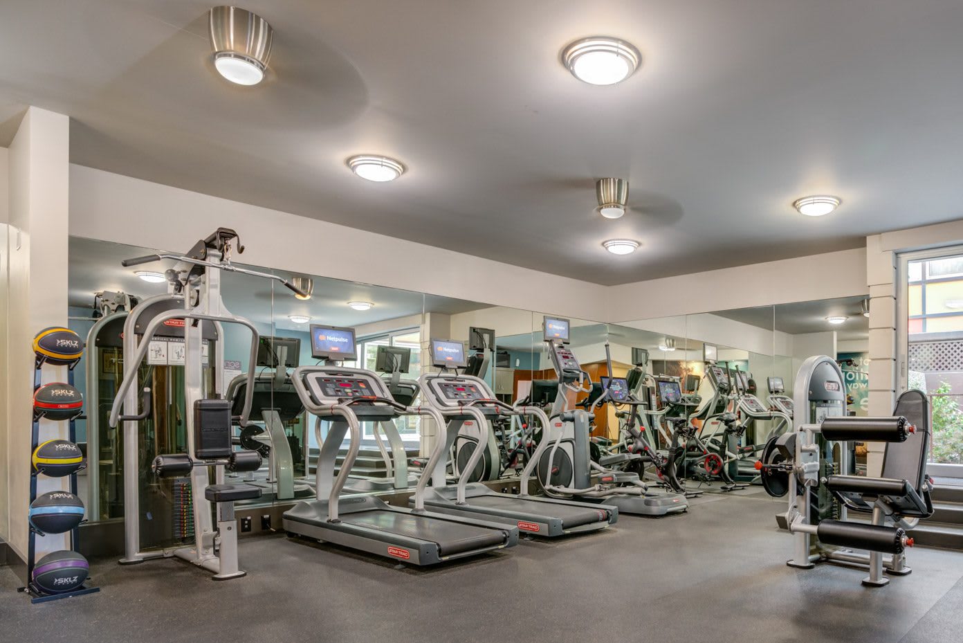 Belmont Glen Residences – photo 5