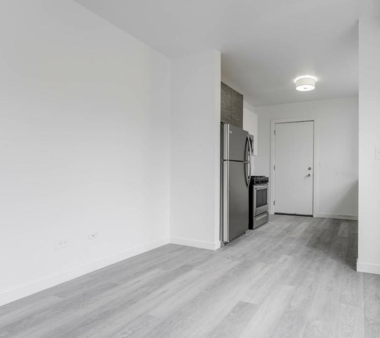 1706 West Glenlake Avenue – photo 3