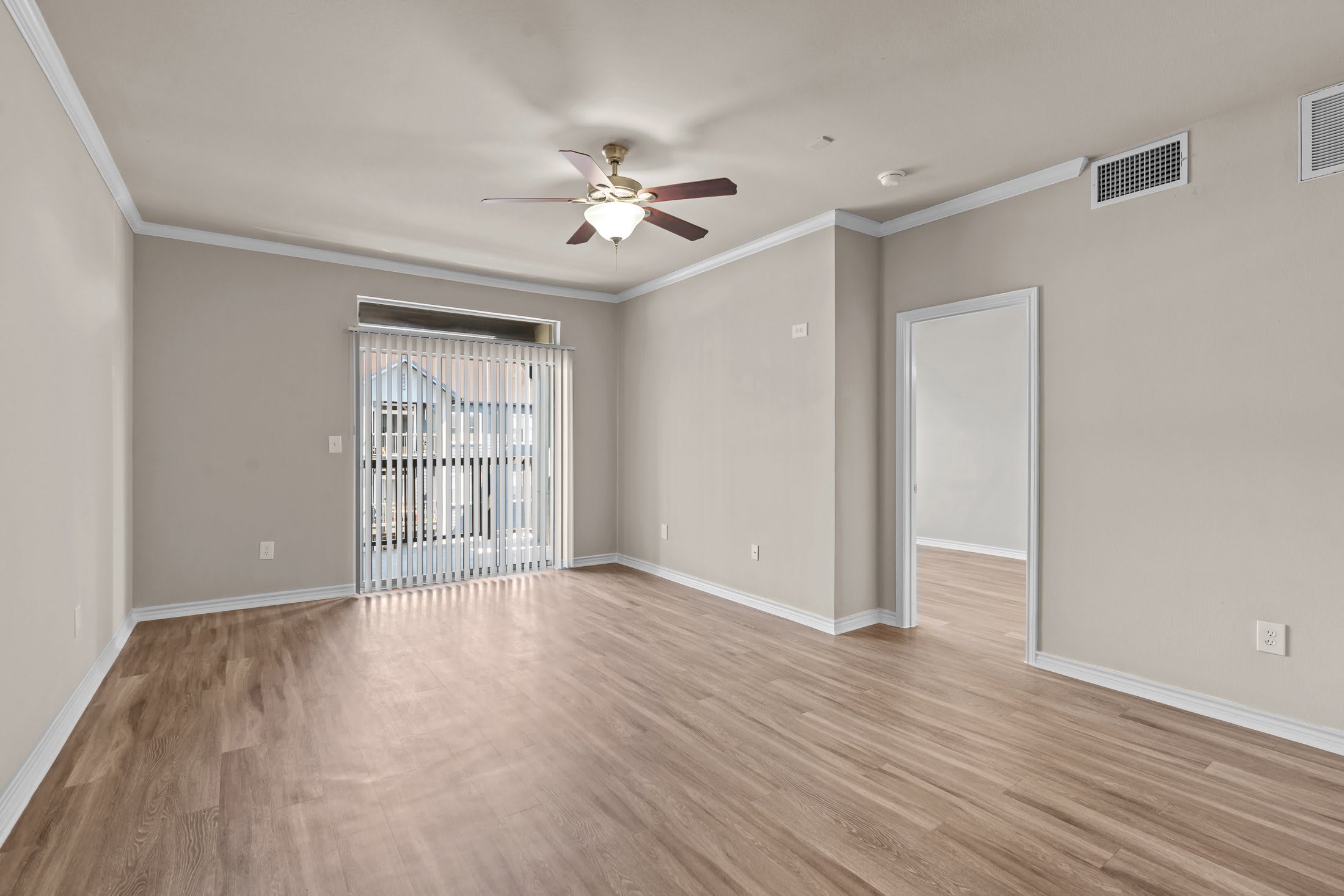 Westshore Colony Apartments – photo 3