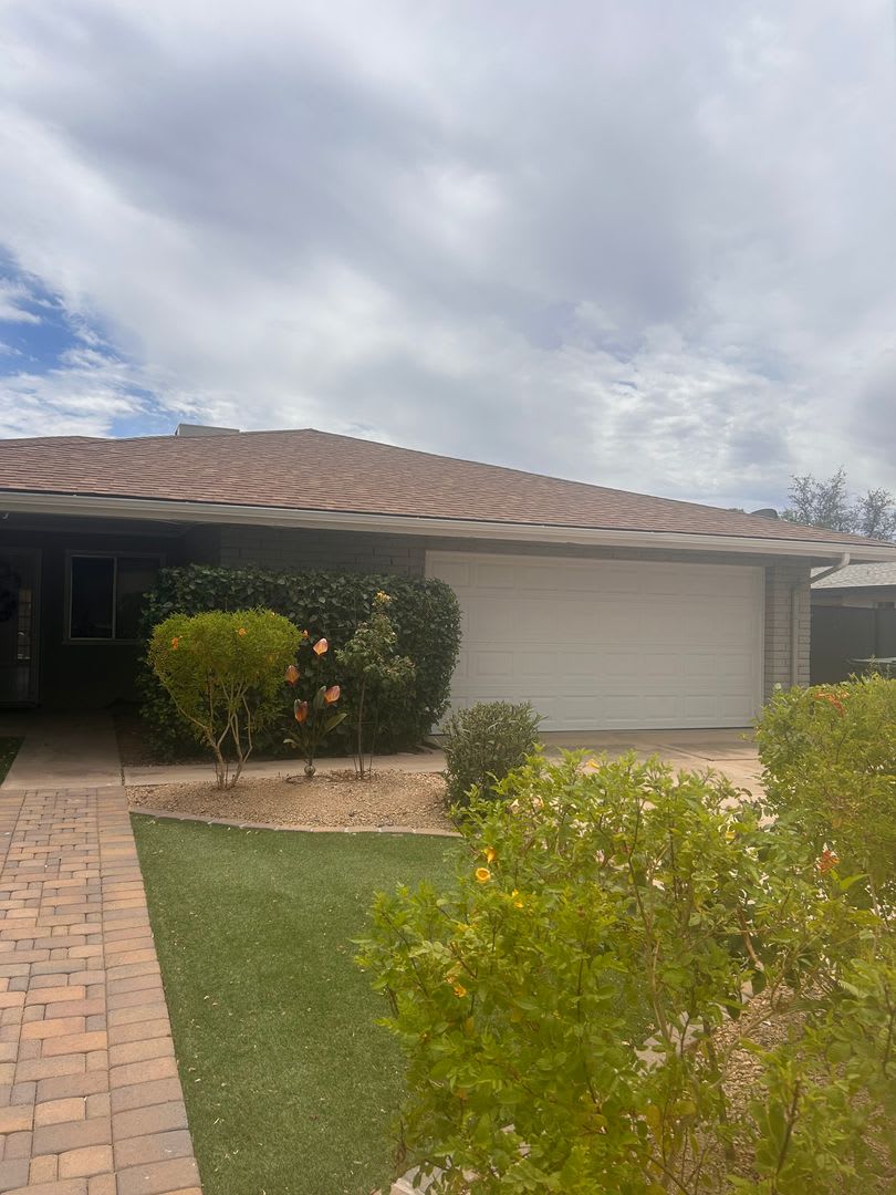 4 Bedroom House W Solar Private Pool Available Now – photo 2