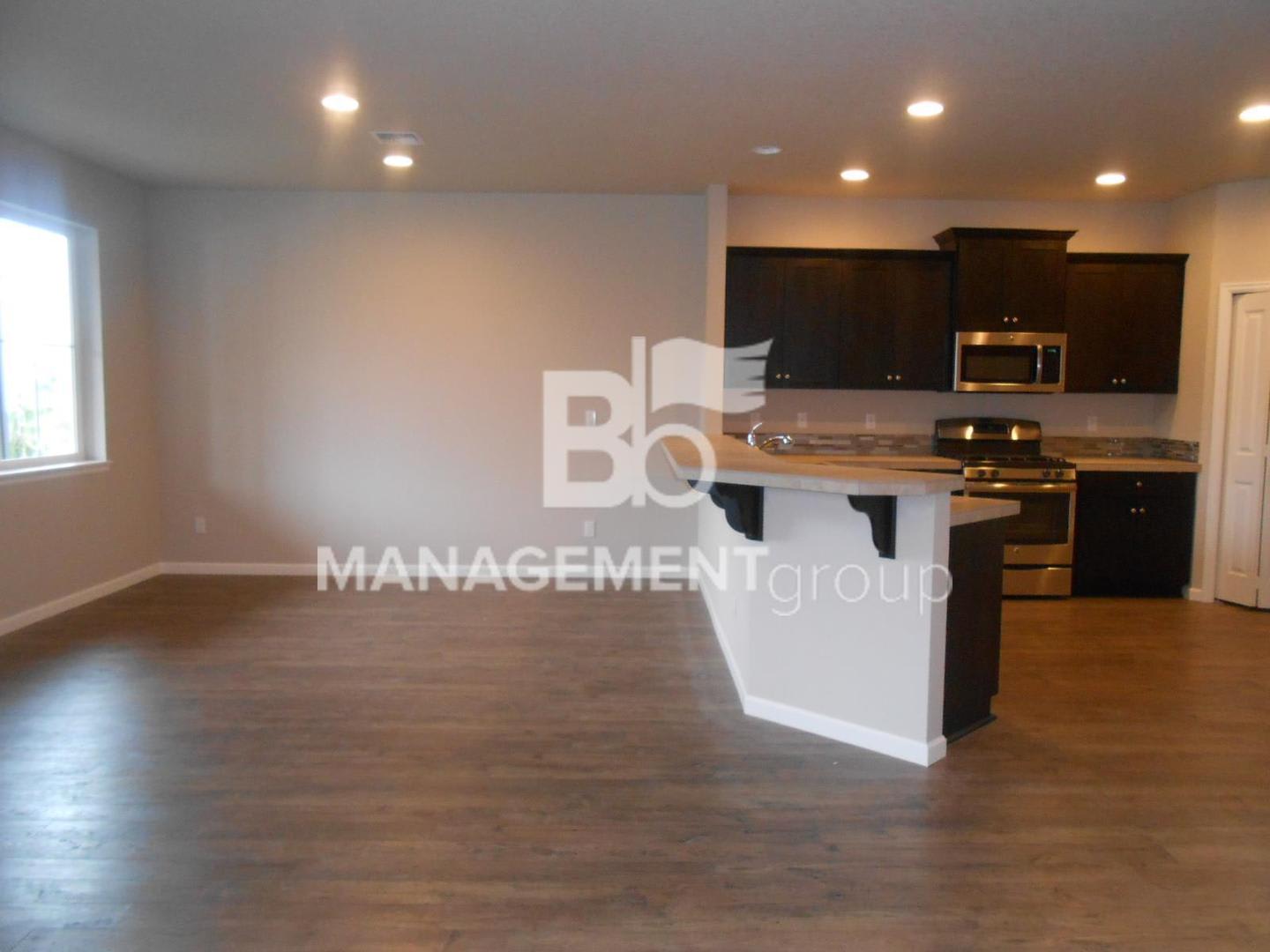 Newer NW Portland/Bethany Home Located In Abby Creek! – photo 5