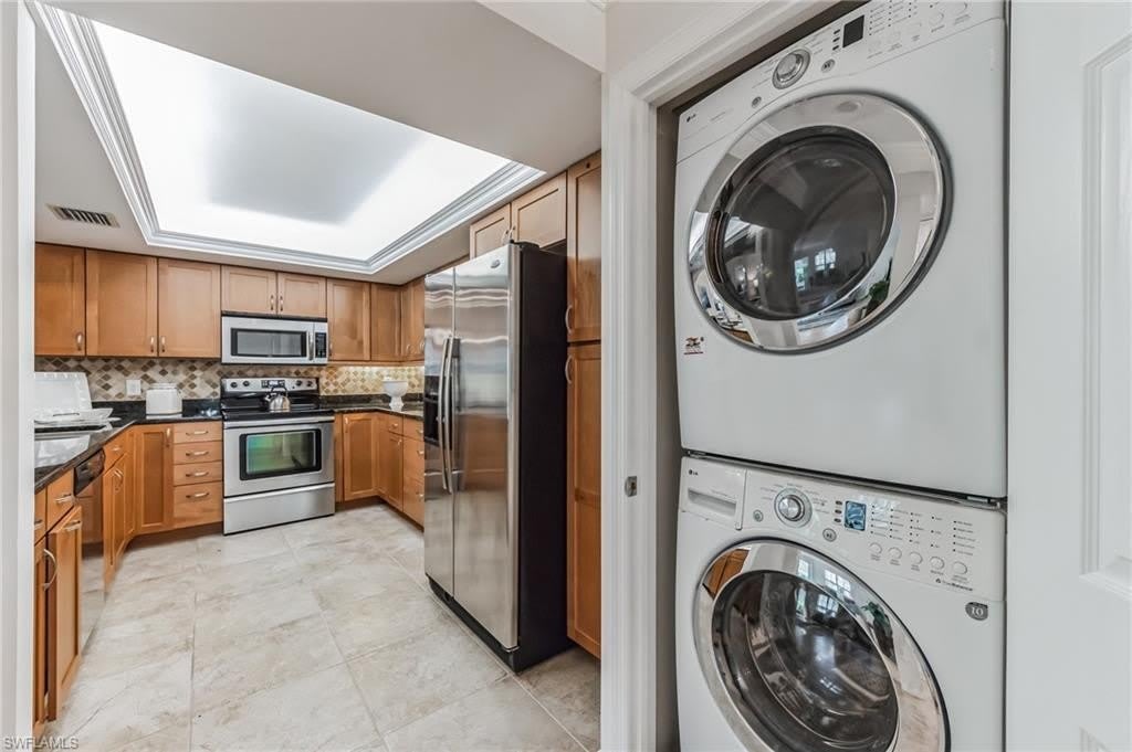5633 Turtle Bay Dr – photo 1
