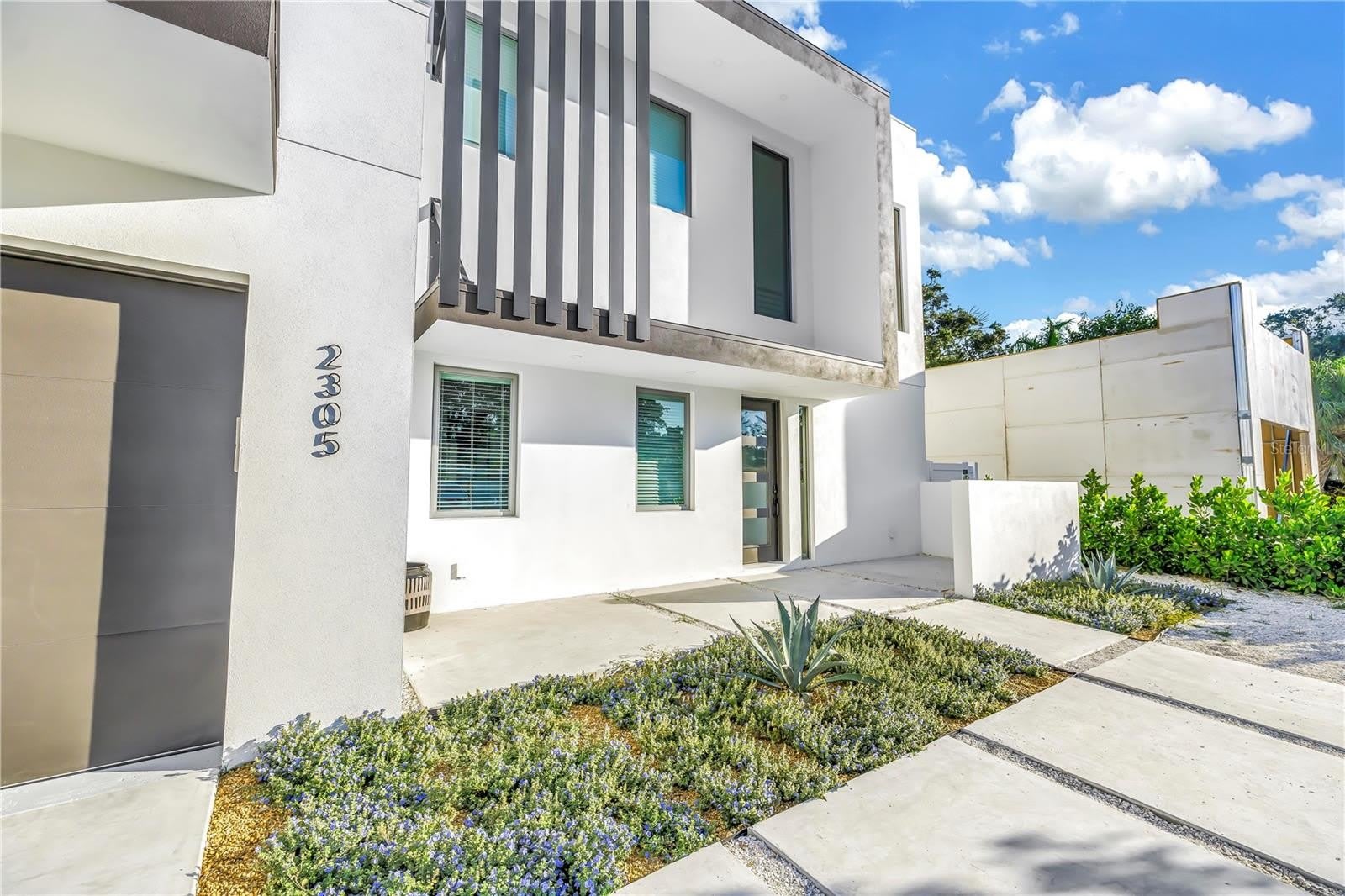 2305 TEMPLE Street – photo 3