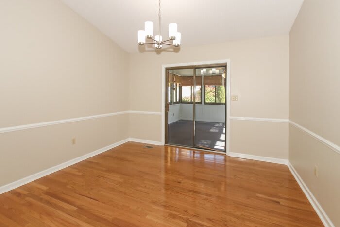 33 Rogers Road – photo 4