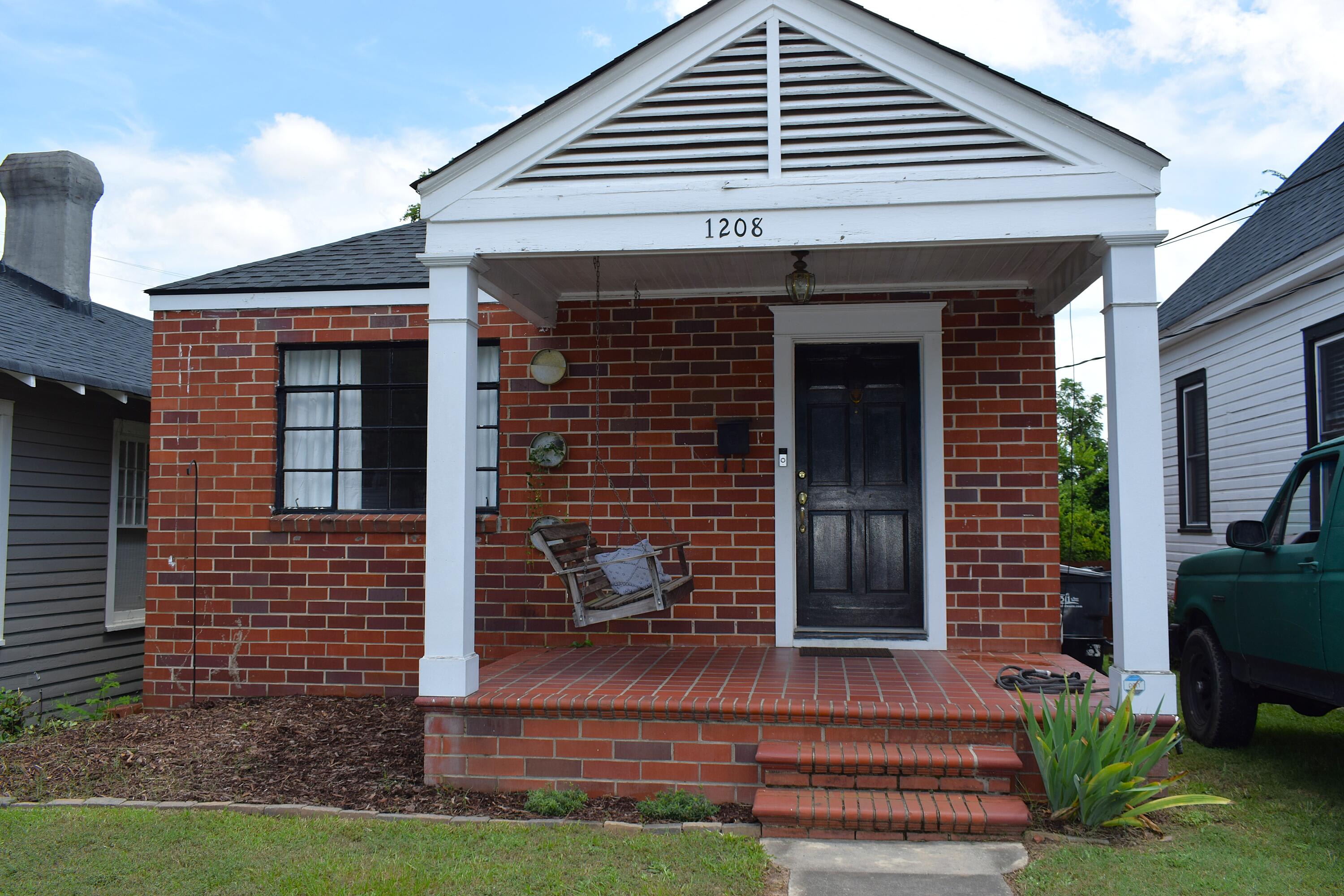 1208 Hickman Road – photo 1