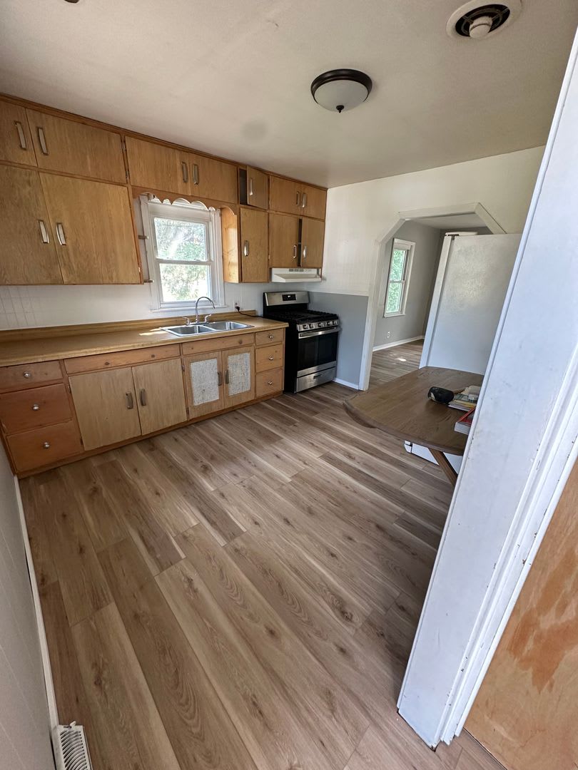 Updated 2 Bedroom Home – photo 2