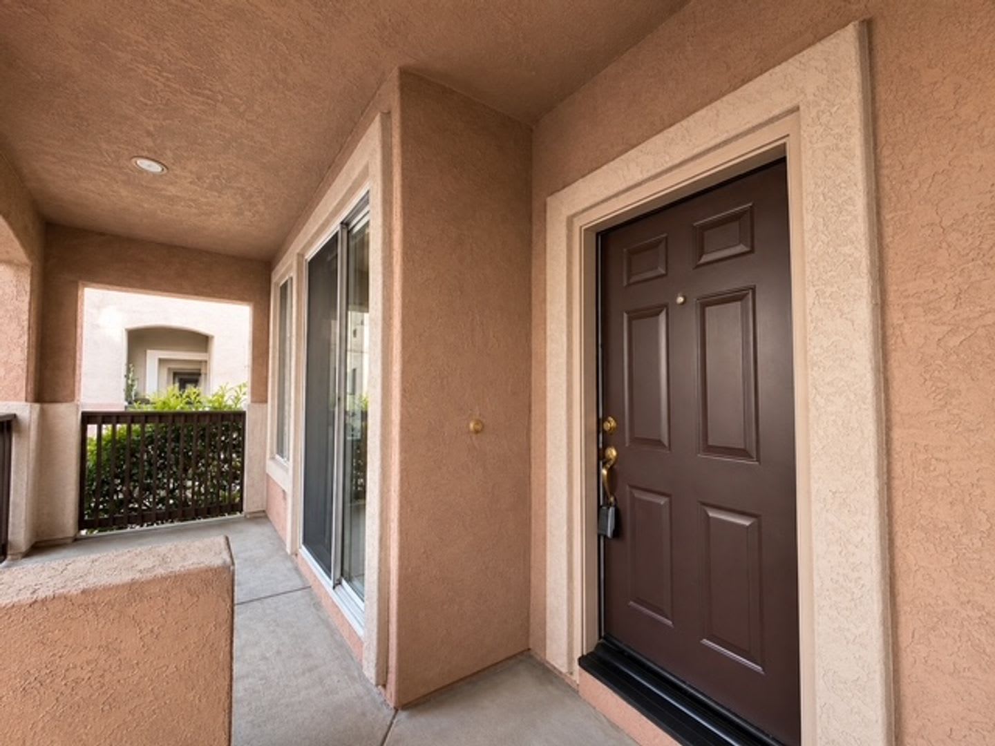 3 Bedroom 2.5 Bath Corner Townhouse with Attached 2 Car Garage in Mission Valley! – photo 3