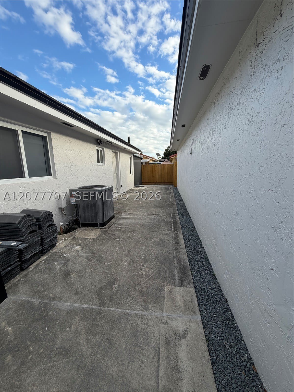 2658 W 74th Ter – photo 2