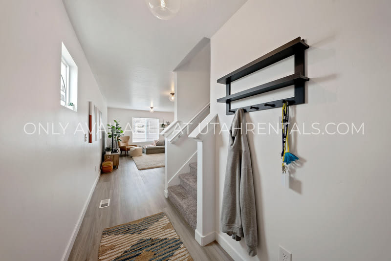 341 N Angus Dr – photo 4