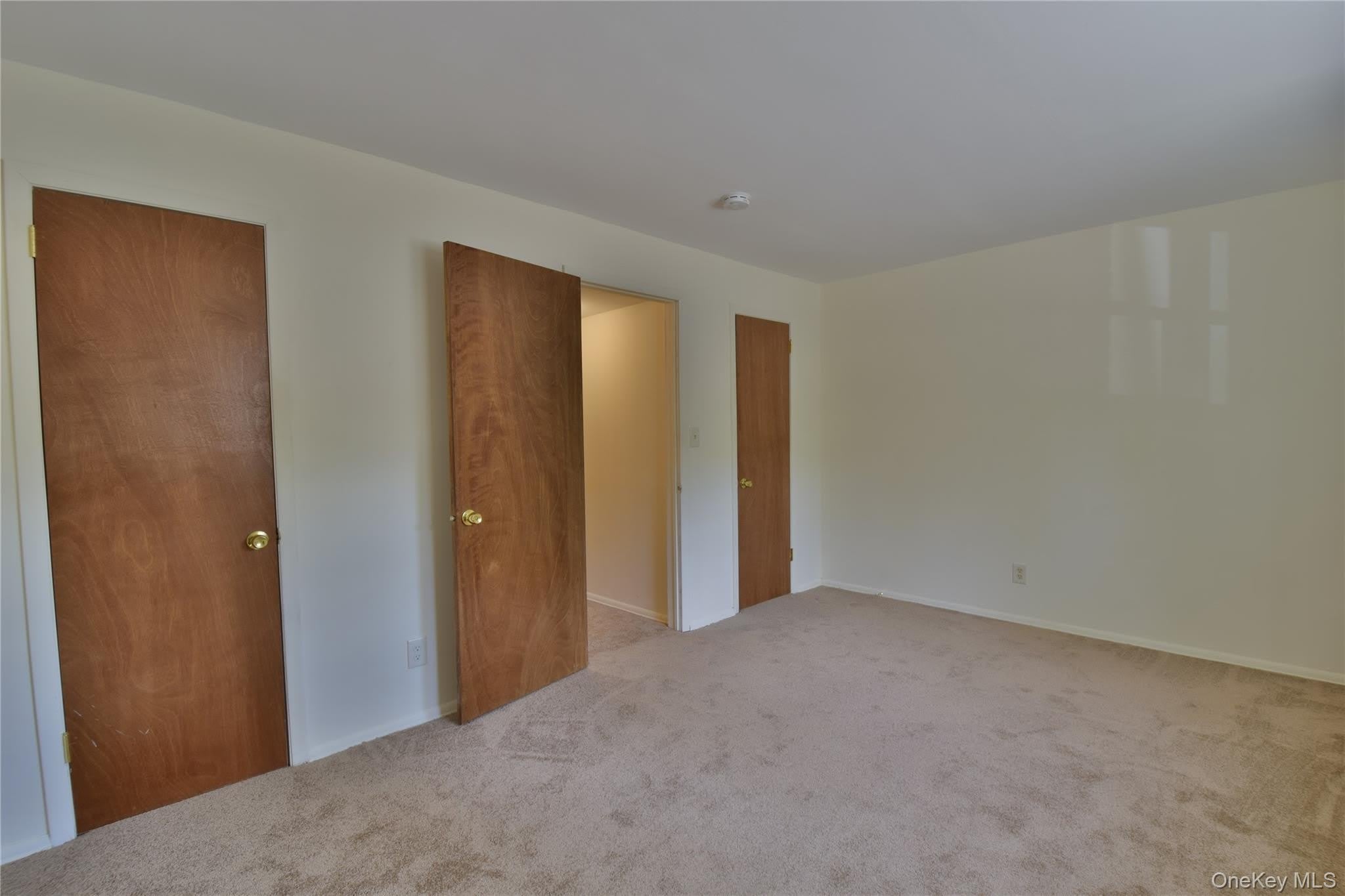 51 Leroy Place – photo 4