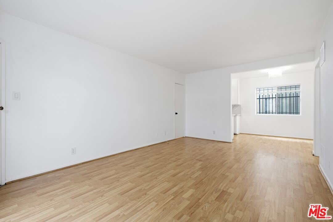 1672 Federal Ave – photo 2