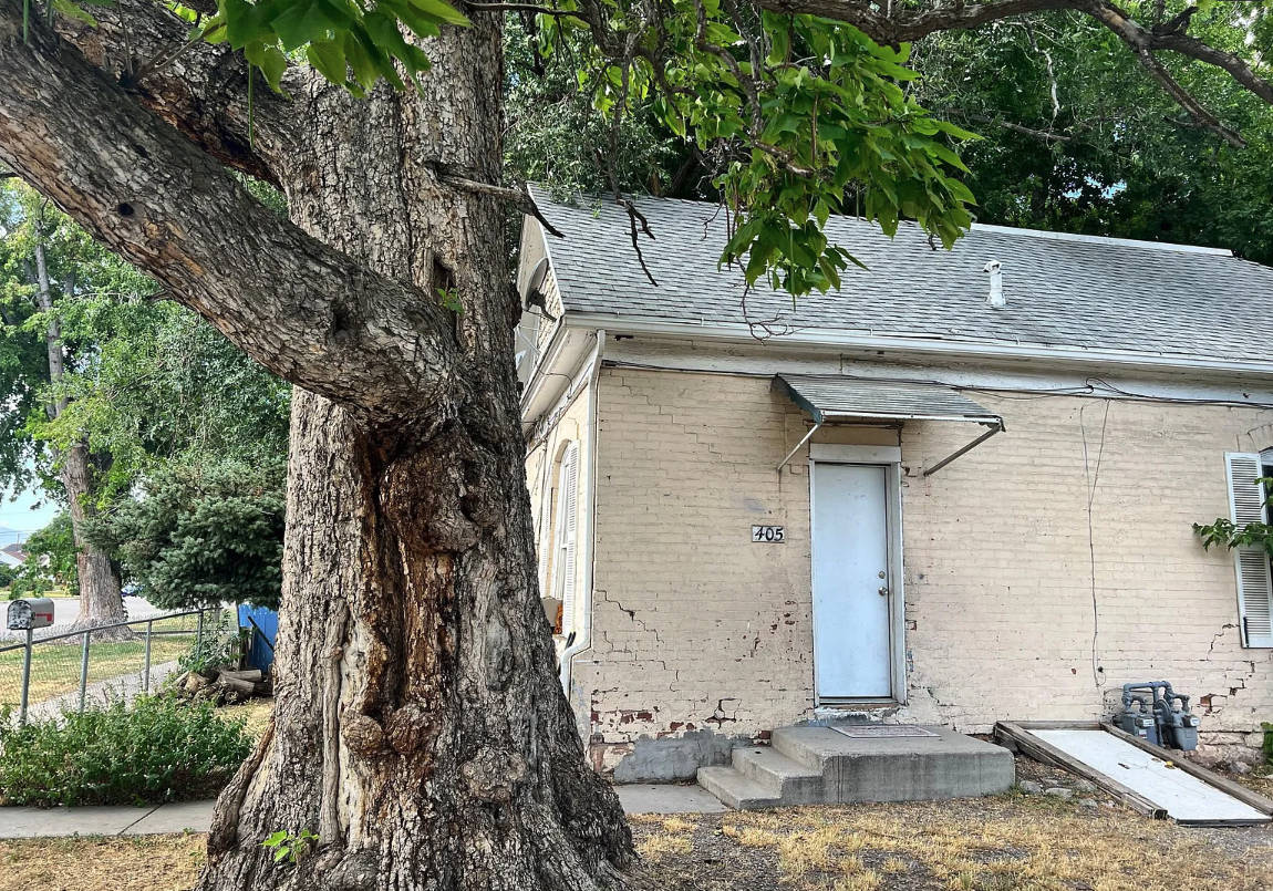405 N 700 W – photo 1