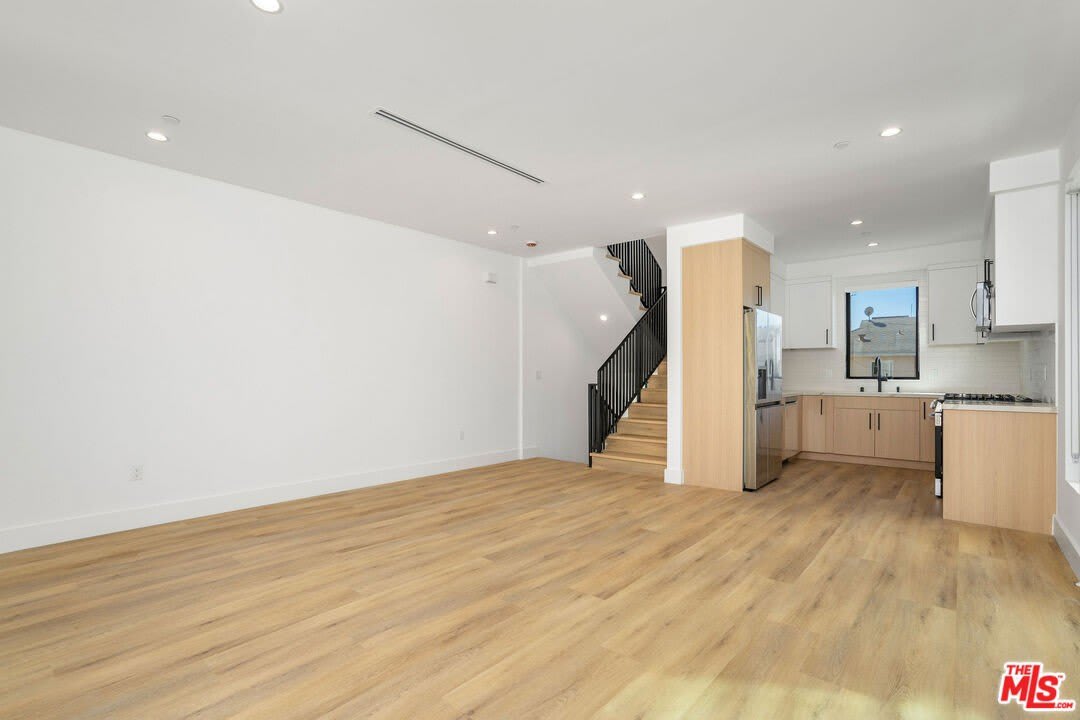 111 N Orlando Ave – photo 3