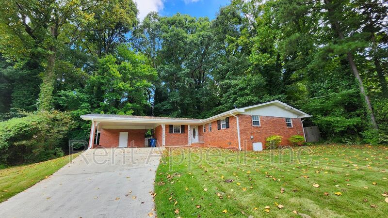 2811 Arrowood Dr – photo 1