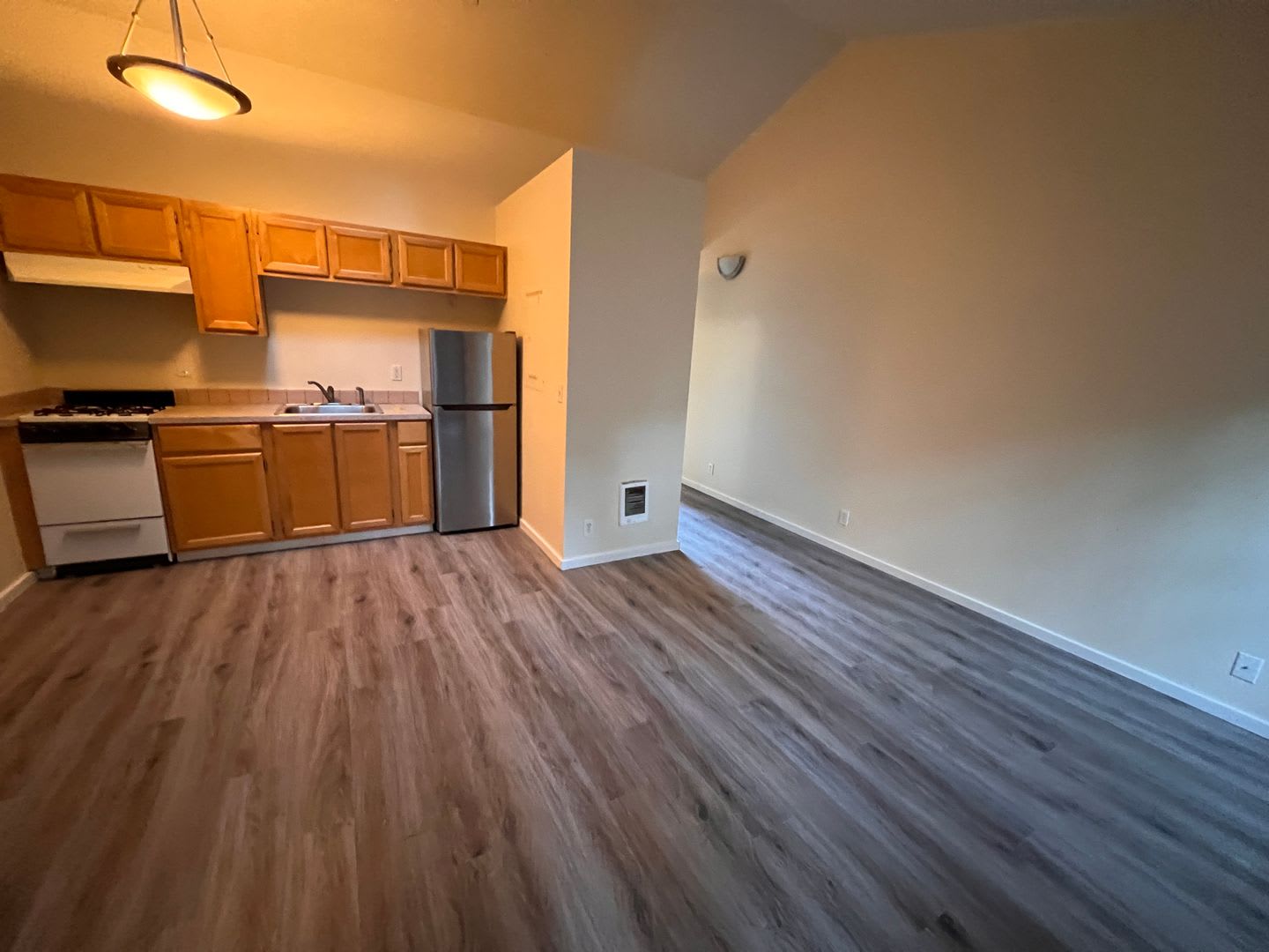 South Eugene Studio – photo 2