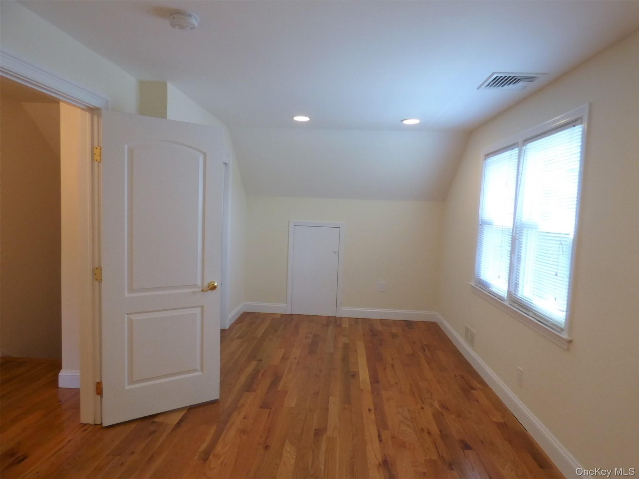 53 Lee Avenue – photo 3