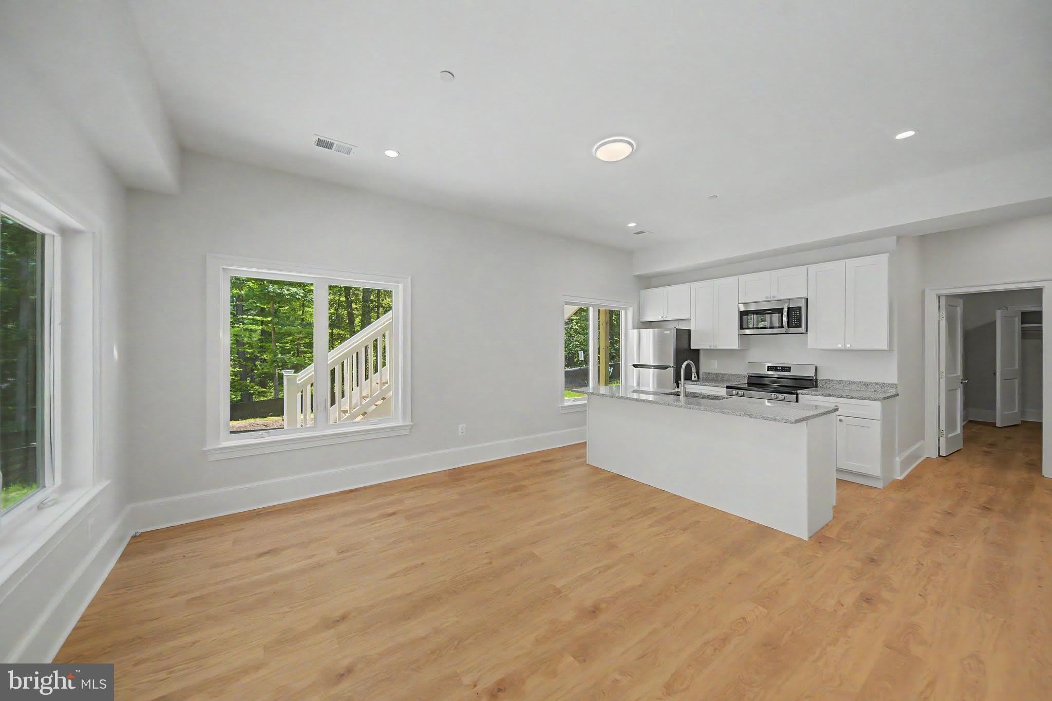 10205 Sorrel Avenue – photo 4
