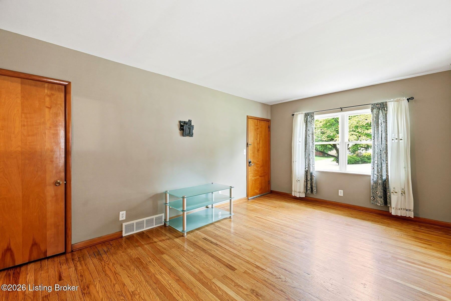 119 Mcarthur Dr – photo 3