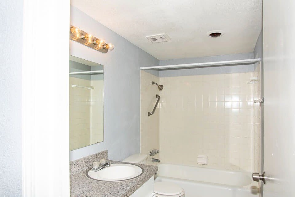 5826 S Alameda Street – photo 5