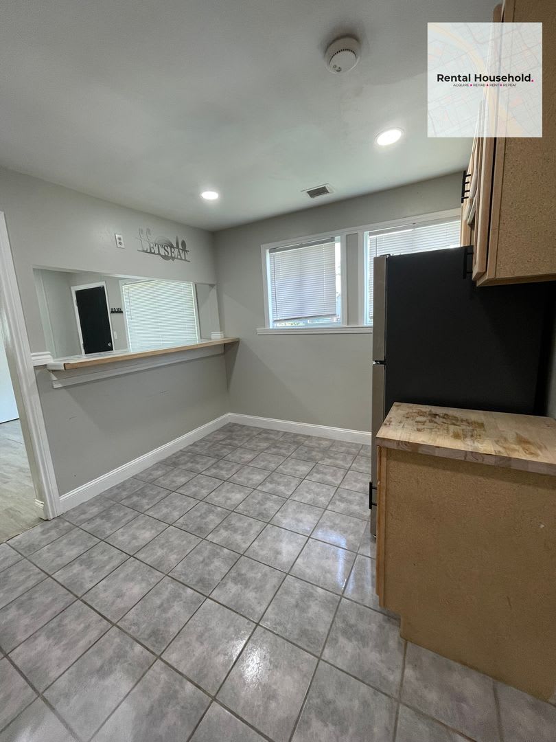 Adorable 3 Bedroom Ranch-Move-In Ready!! – photo 5