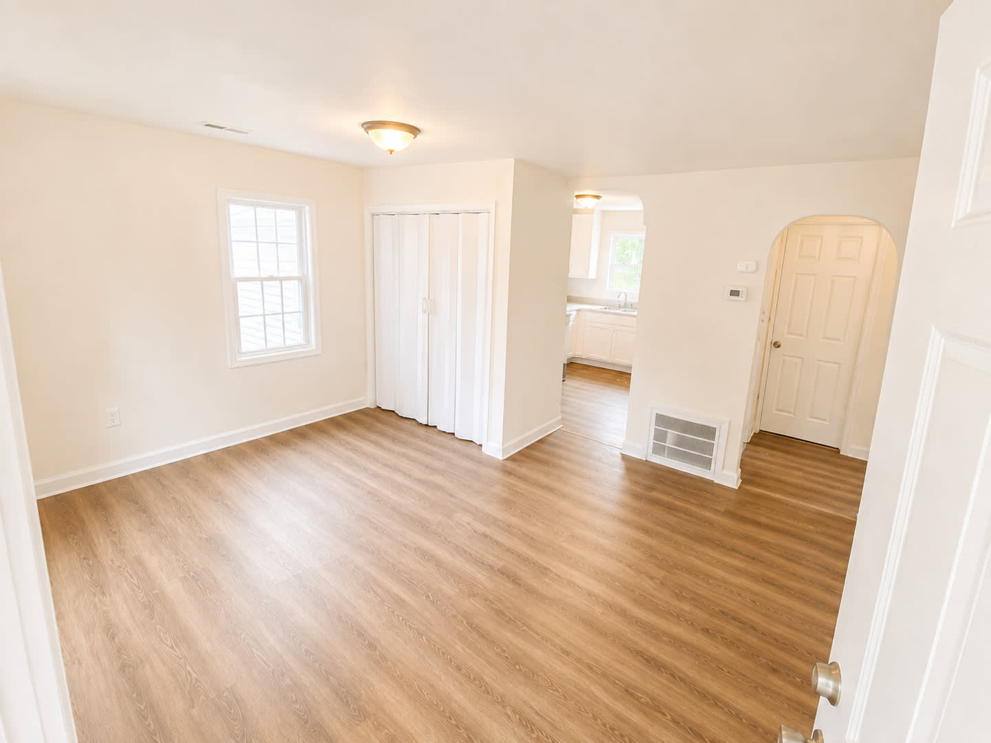 For Lease – photo 5