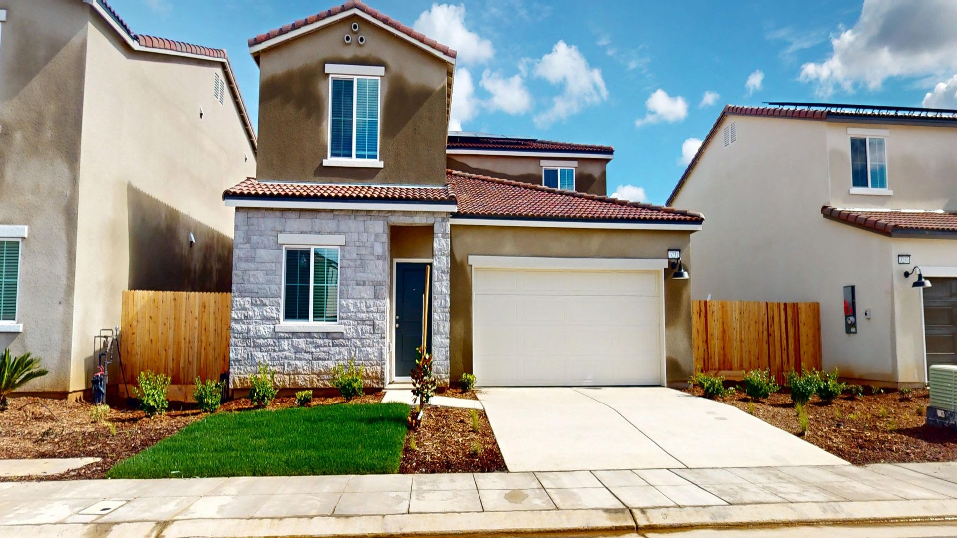 **** MOVE IN SPECIAL- 1/2 OFF FIRST MONTH RENT ****3231 Carambola Ave. Clovis, CA 93619 – photo 1