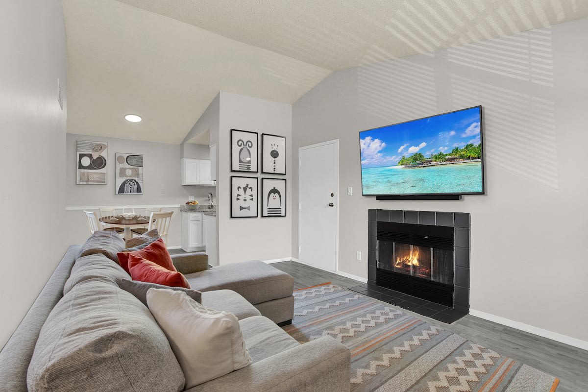 Rock Creek Apartments – photo 1