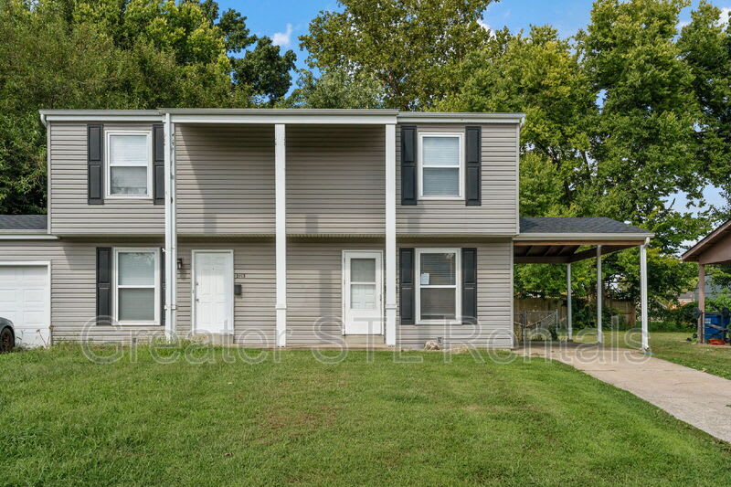 2115 Campus Dr – photo 2