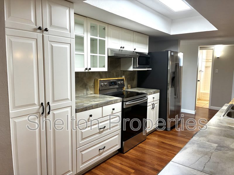523 E Malibu Dr – photo 4
