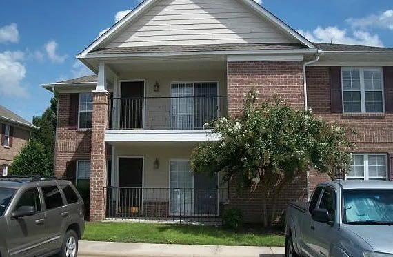 1800 Balmoral Drive – photo 1