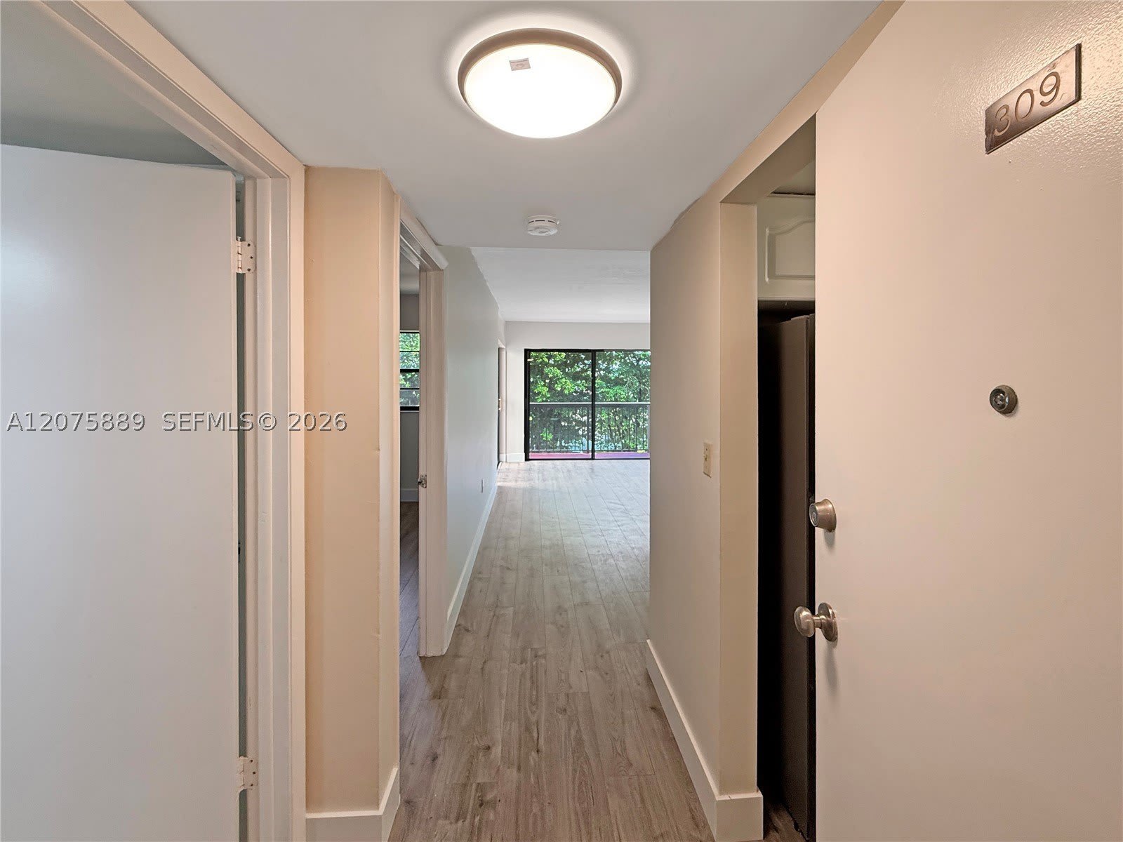 995 SW 84th Ave – photo 3