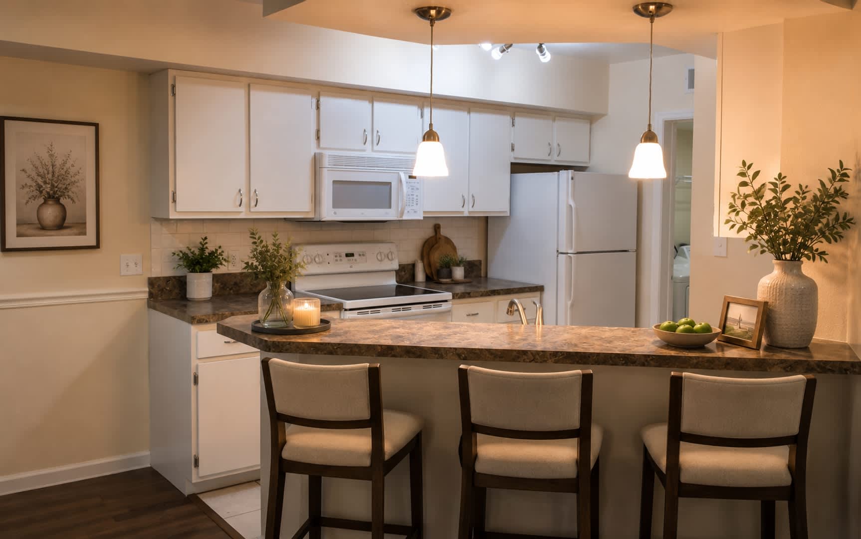 Stunning Forest View from 2/2 Wood Floor Condo close to UCF and Valencia College – photo 4