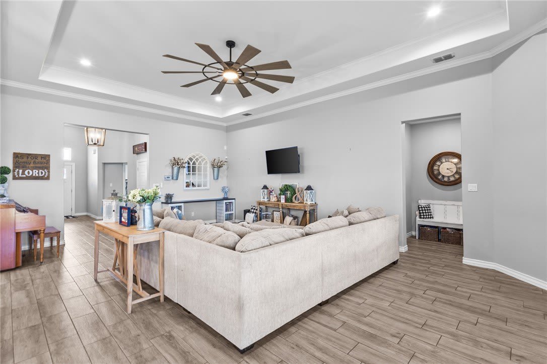 6730 Keyan Drive – photo 5