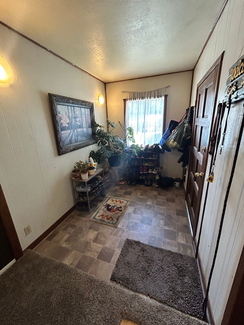 Three Bedroom House in Great Neighborhood! – photo 5