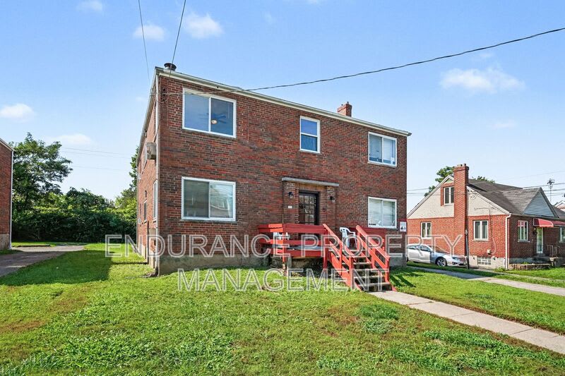 629 Maple Dr – photo 2