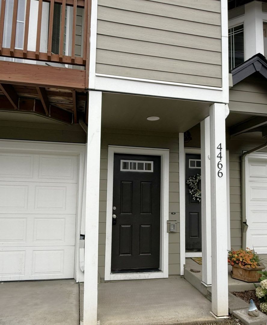 3 Story ~ 3 Bed/3 Bath Townhome in Parkview Village! – photo 2