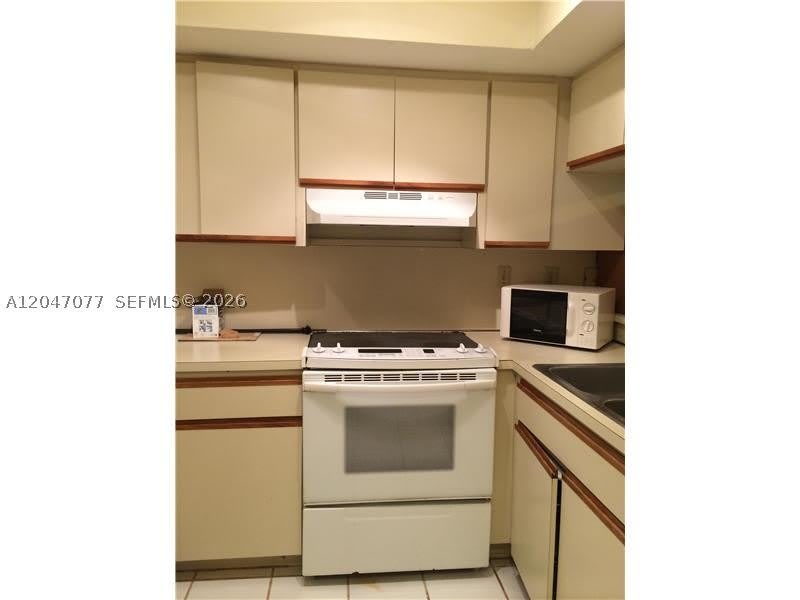 8977 SW 123rd Ct – photo 2