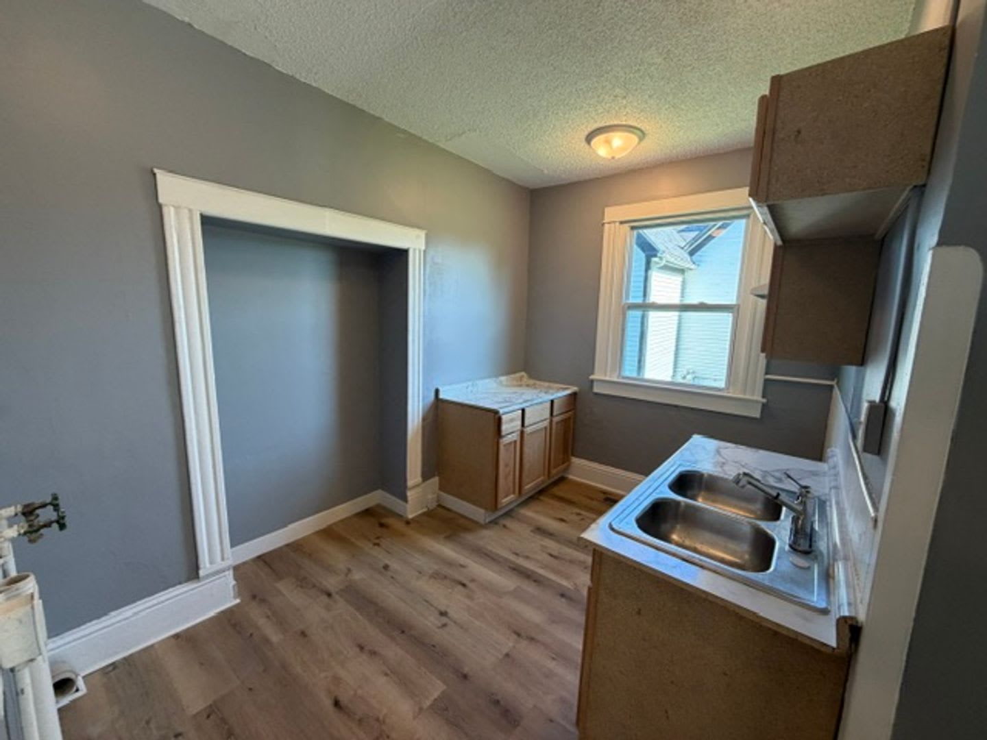 2 bed 1 bath home for rent – photo 5