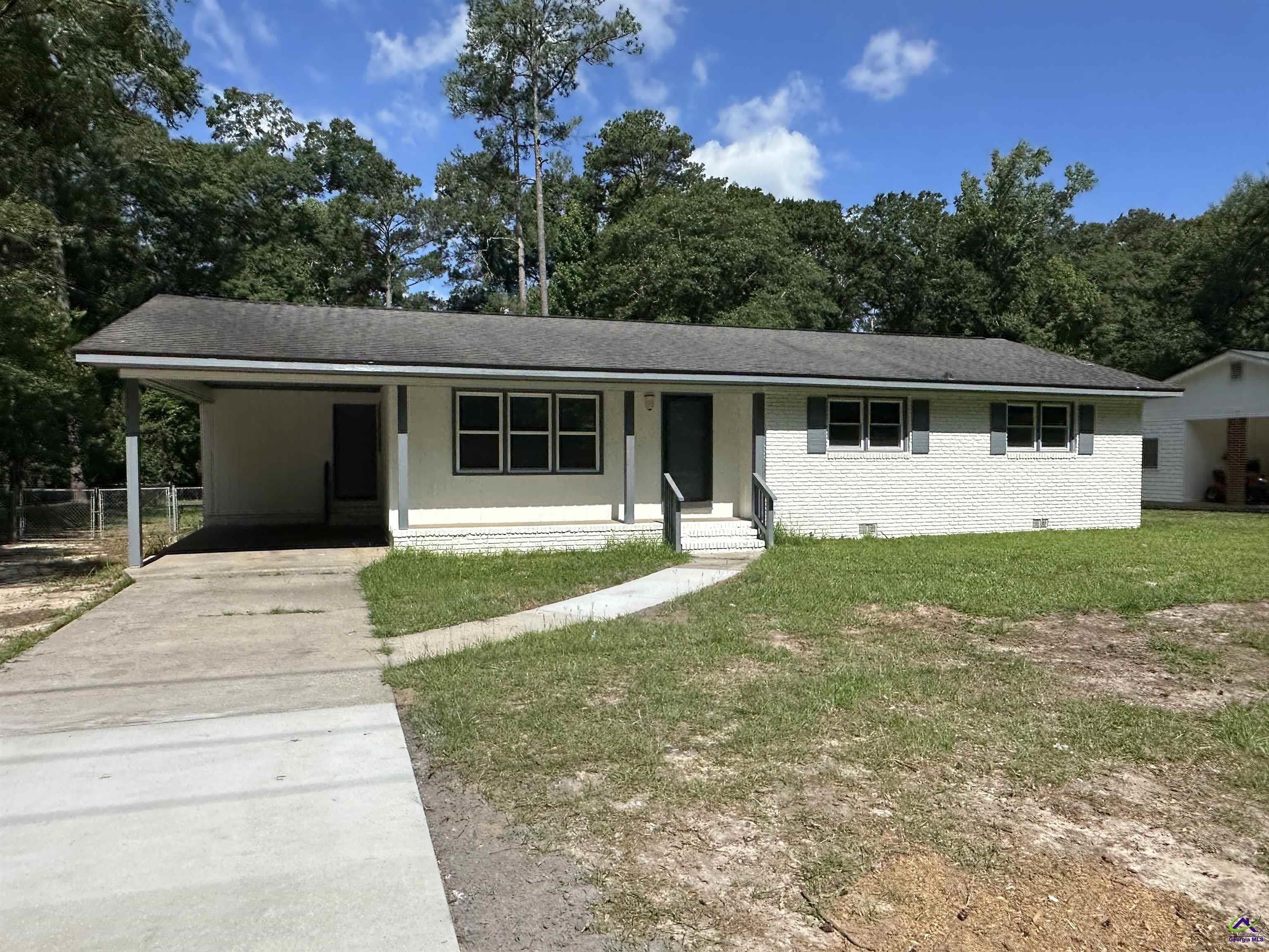 1021 Greenwood Dr – photo 2