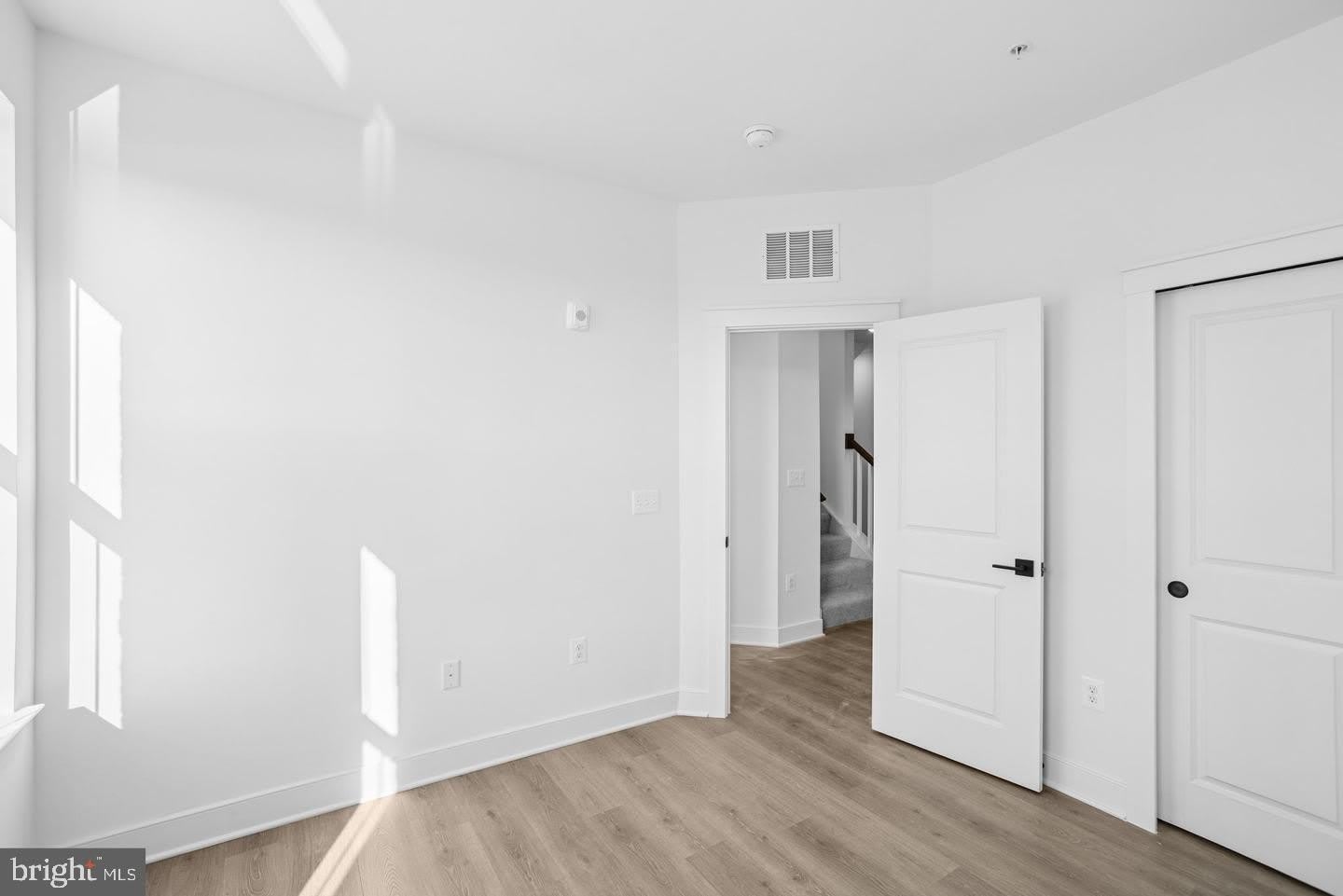 118 LOCKE Street – photo 4