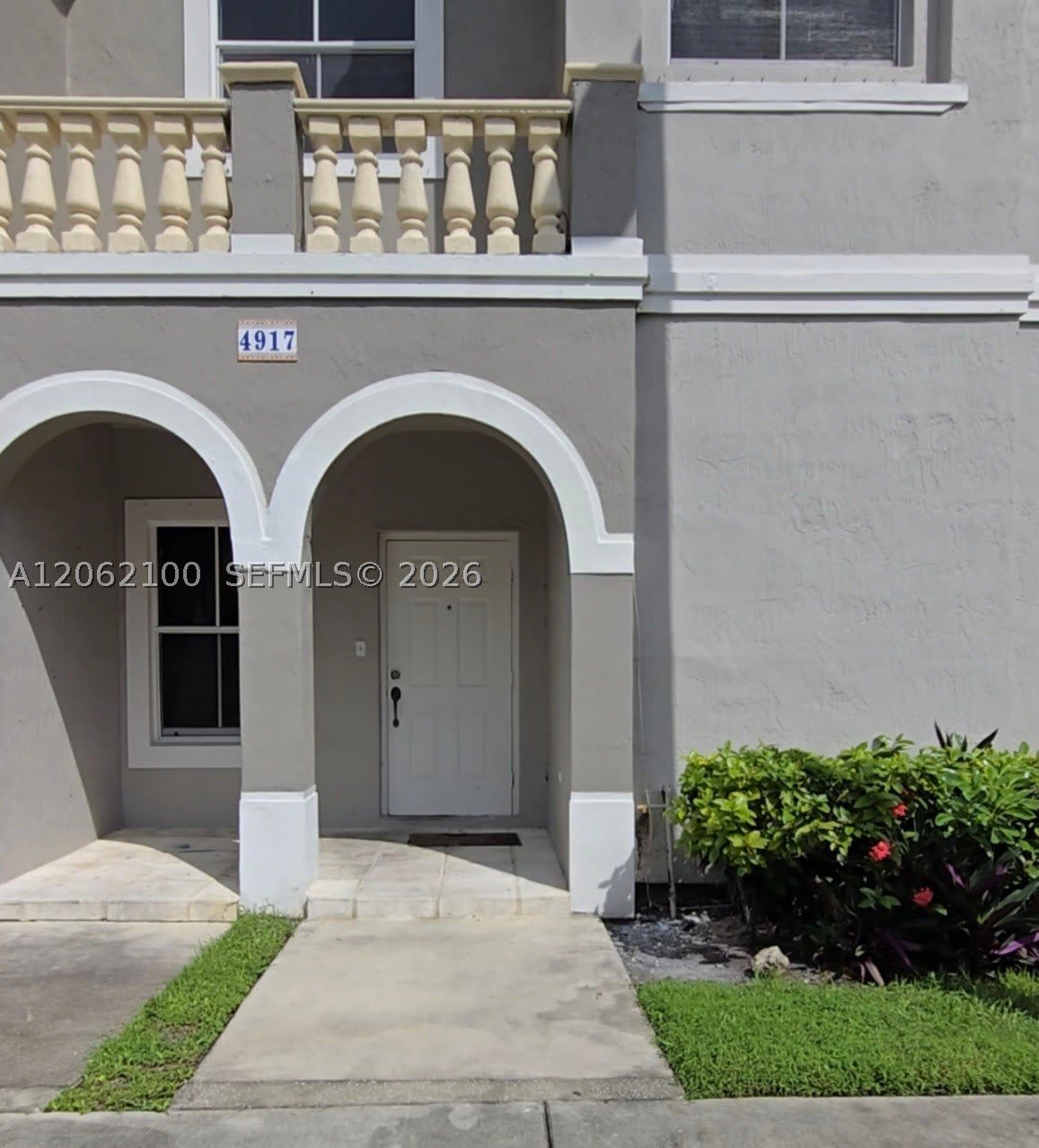 4917 SW 141st Ave – photo 1