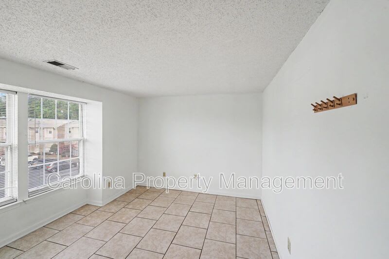 1624 Arlyn Cir – photo 2