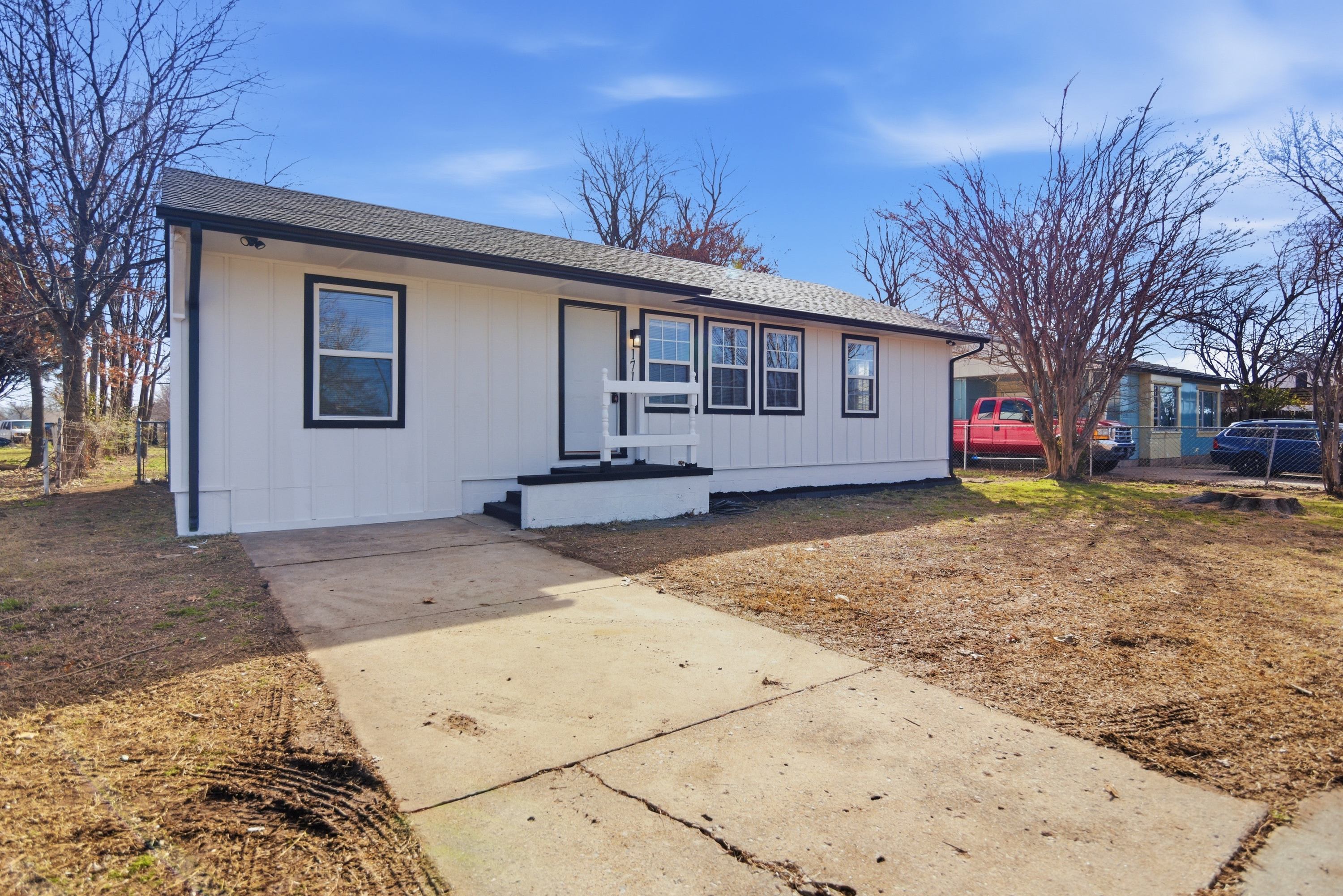 1717 N Harvard Ave – photo 1