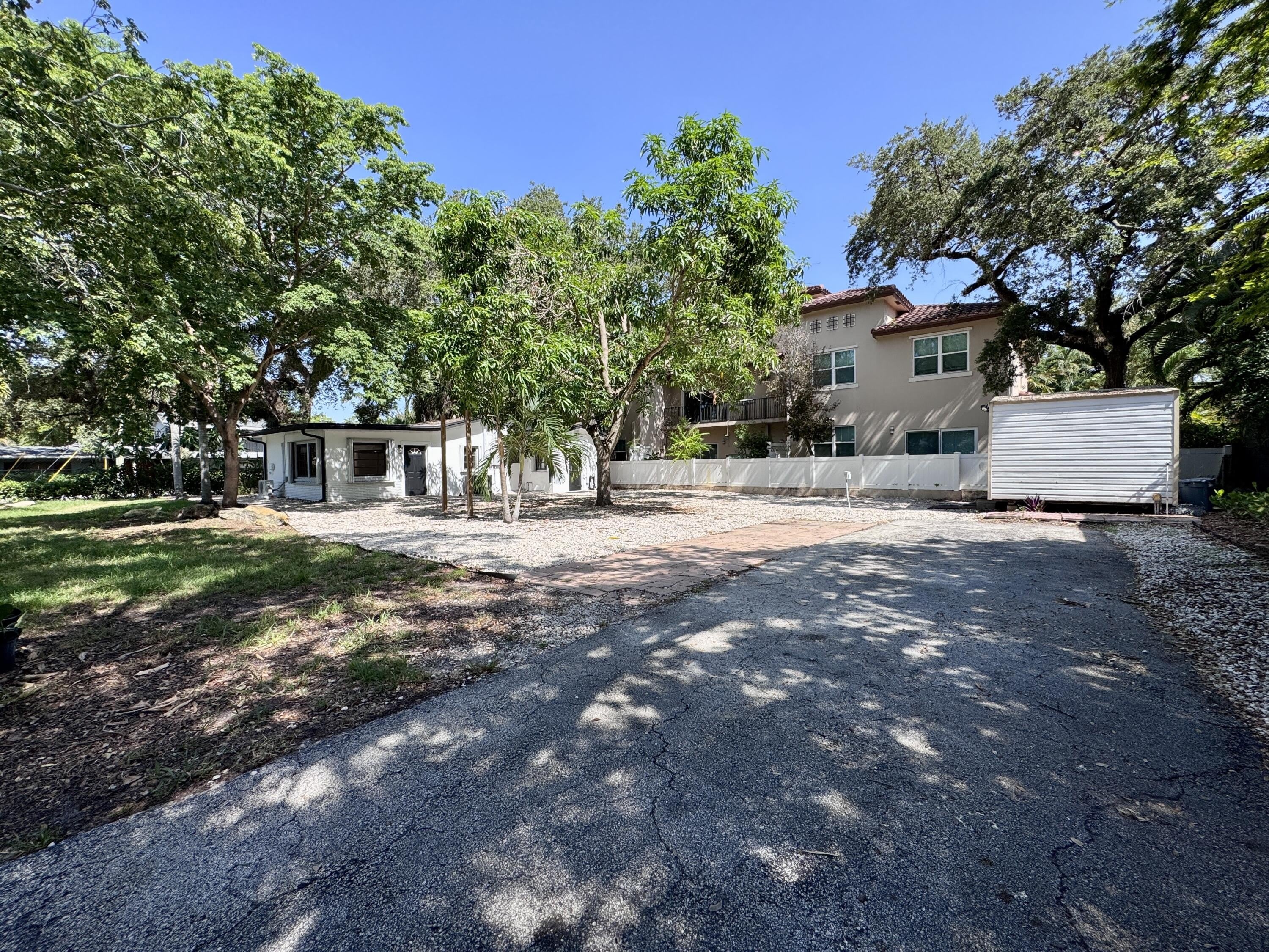 2390 SW 18th Avenue – photo 2