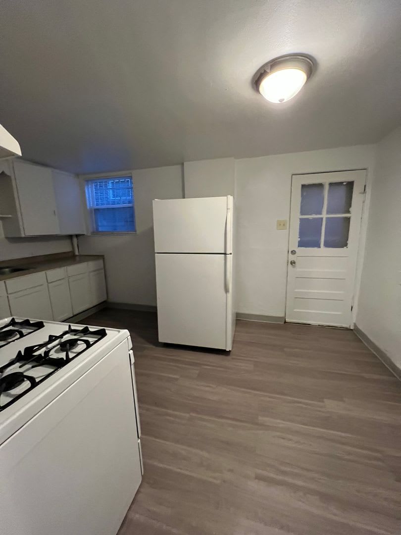 2 Bedroom 1 Bathroom In Delmar Parkway – photo 1