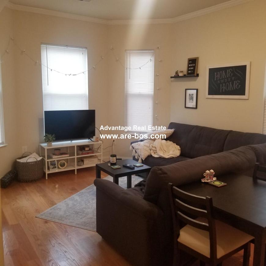 121 Webster Ave. – photo 3