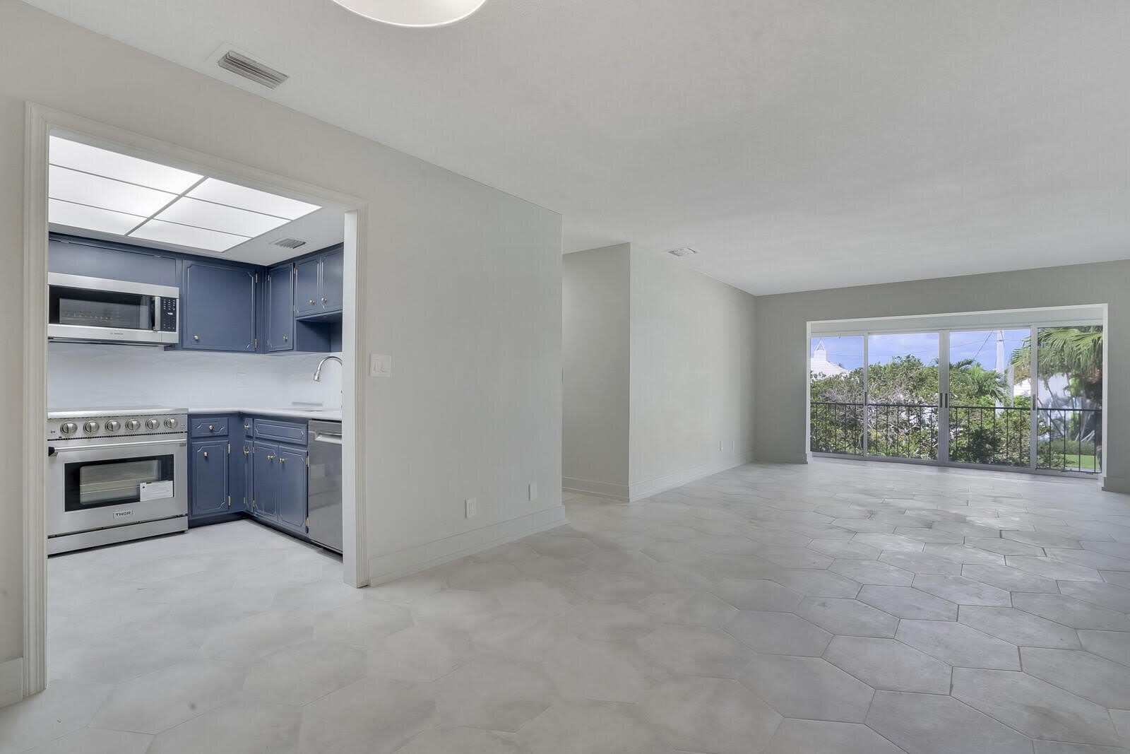 315 Venetian Drive – photo 5